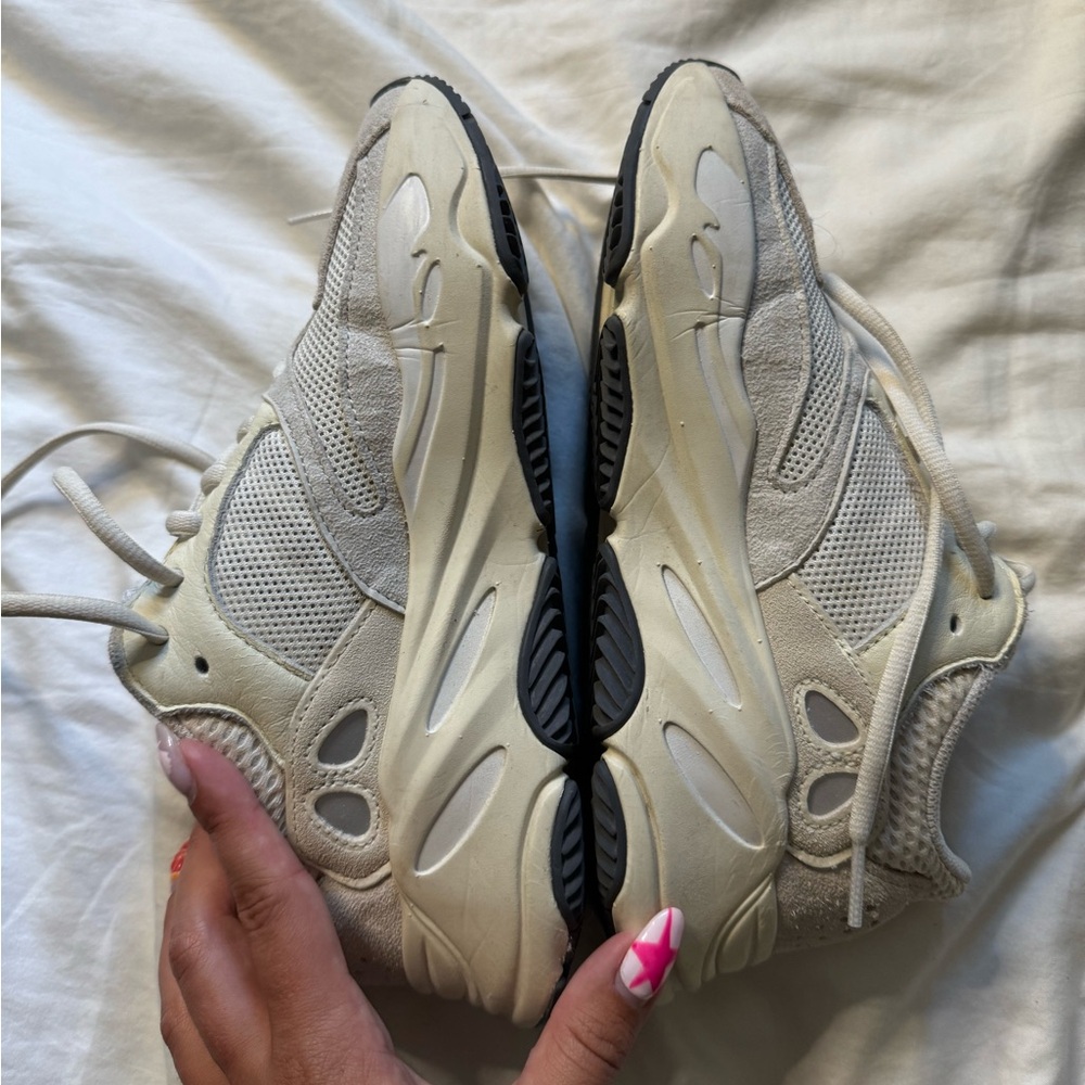 Yeezy 700 Analog